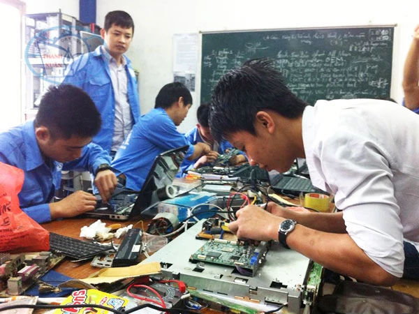 Dạy nghề sửa chữa máy tính