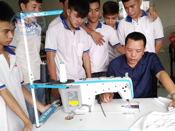 Dạy nghề sửa chữa máy may công nghiệp